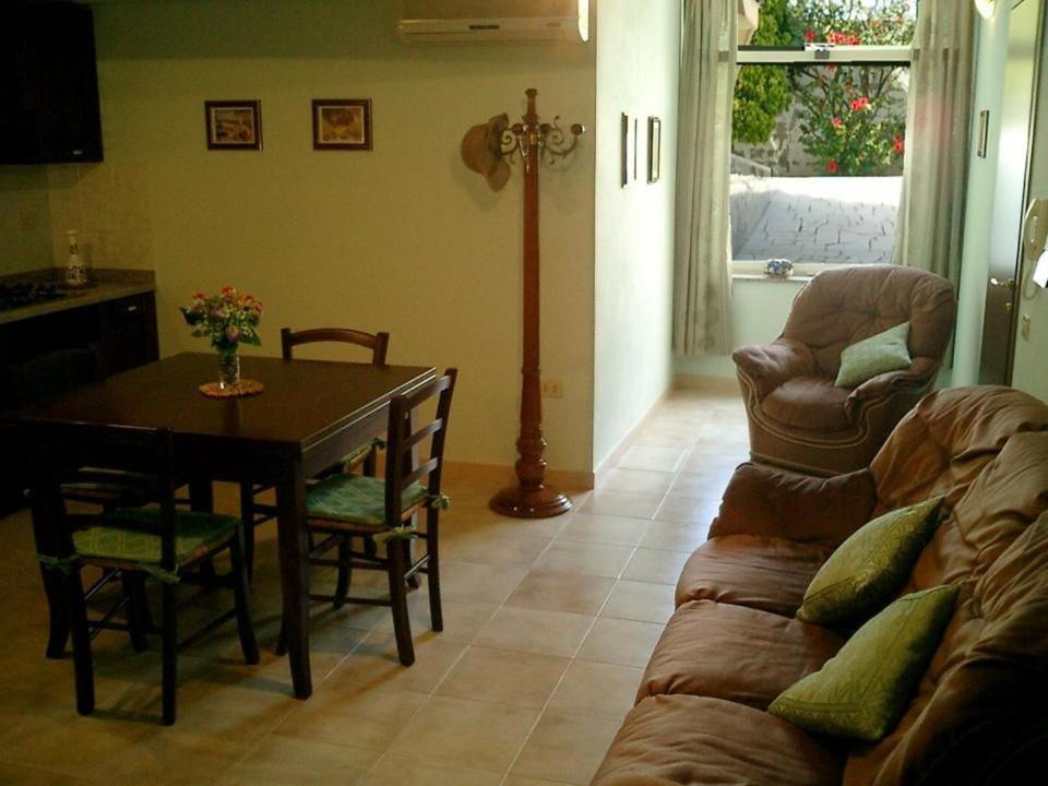 Villa Primavera Villa San Pietro Zimmer foto